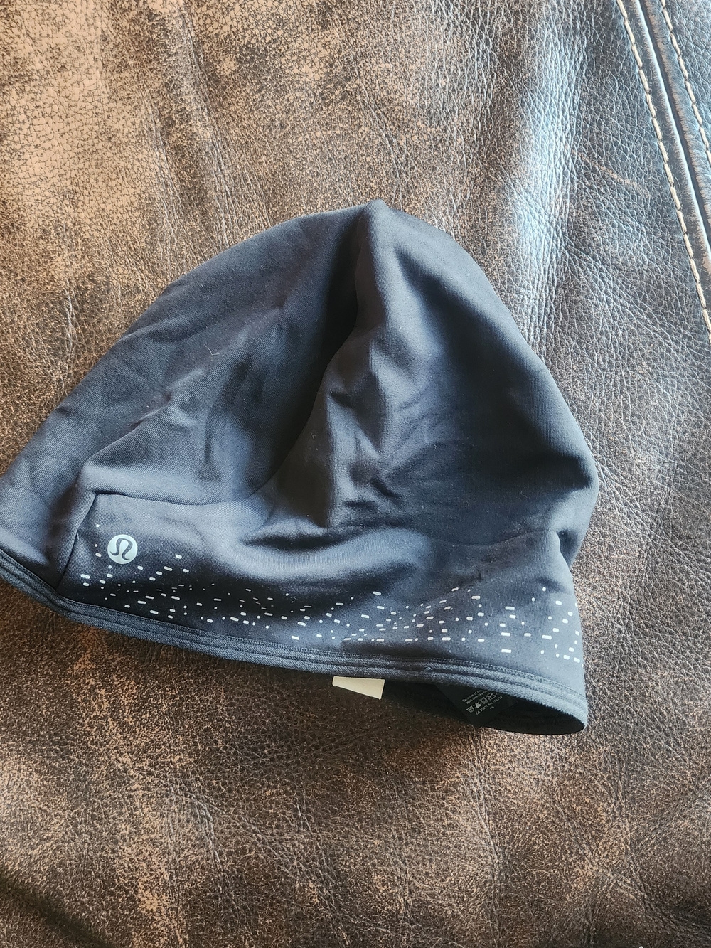 lululemon athletica Black Reflective Dot Stretch Hat